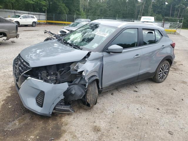  Salvage Nissan Kicks