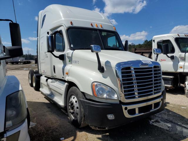  Salvage Freightliner Cascadia 1