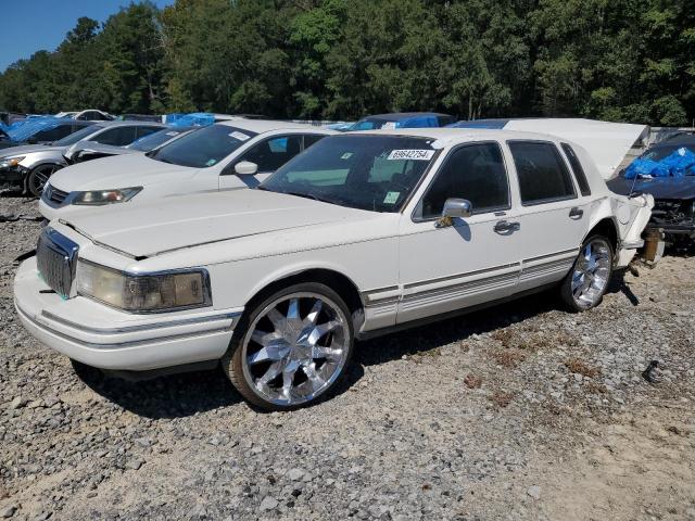  Salvage Lincoln Towncar