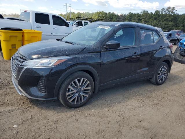  Salvage Nissan Kicks