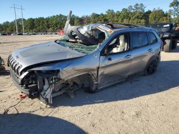  Salvage Jeep Cherokee