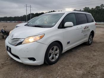  Salvage Toyota Sienna