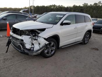  Salvage Toyota Highlander