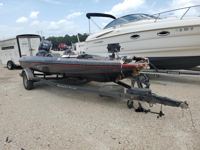  Salvage Land Rover Bass Boat