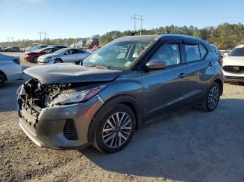  Salvage Nissan Kicks