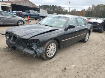  Salvage Lincoln Towncar