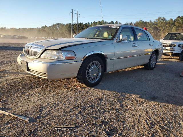  Salvage Lincoln Towncar