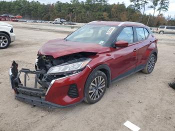  Salvage Nissan Kicks