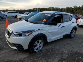  Salvage Nissan Kicks