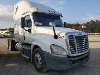  Salvage Freightliner Cascadia 1