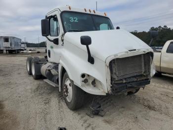  Salvage Freightliner Cascadia 1