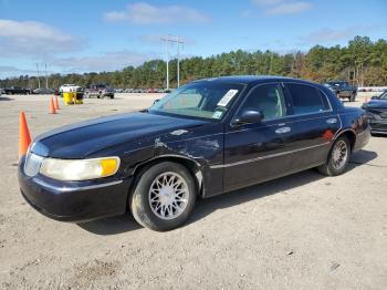  Salvage Lincoln Towncar