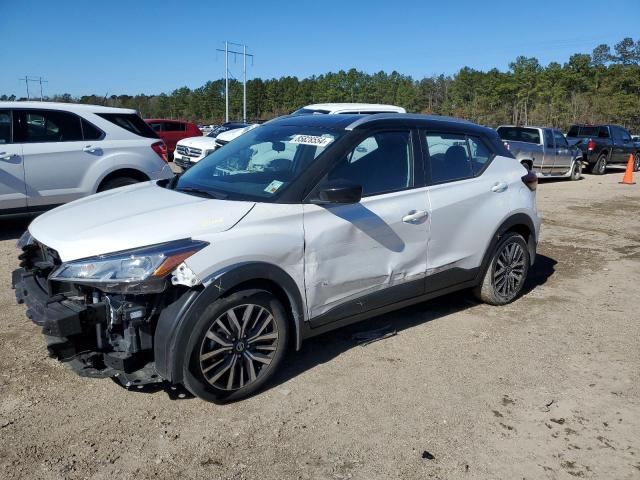  Salvage Nissan Kicks