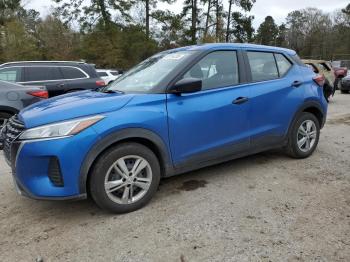  Salvage Nissan Kicks