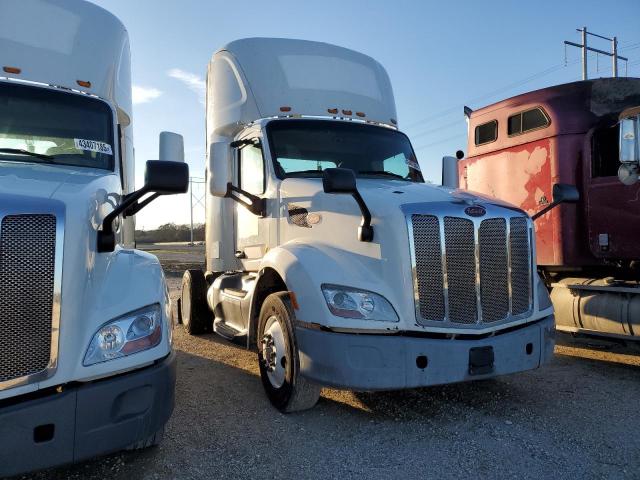  Salvage Peterbilt 579