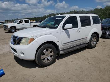  Salvage Nissan Pathfinder