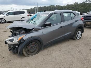  Salvage Nissan Kicks