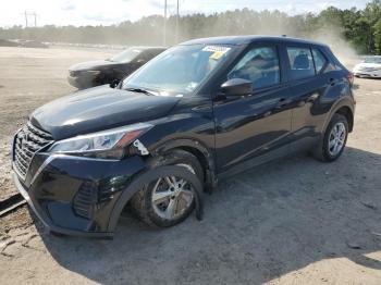  Salvage Nissan Kicks