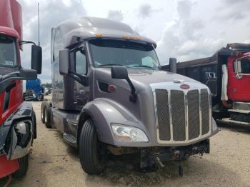  Salvage Peterbilt 579