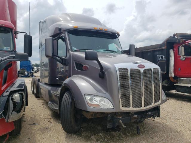  Salvage Peterbilt 579