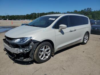  Salvage Chrysler Pacifica