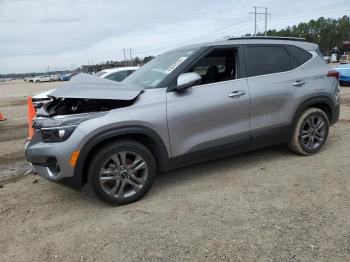  Salvage Kia Seltos