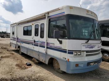  Salvage Winnebago Brave 33v