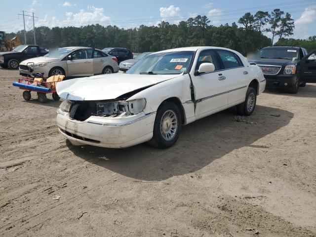  Salvage Lincoln Towncar