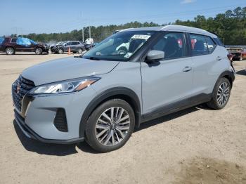 Salvage Nissan Kicks