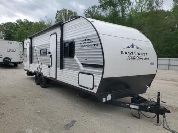  Salvage Wildwood 5th Wheel