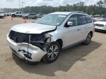  Salvage Nissan Pathfinder