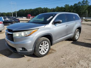  Salvage Toyota Highlander