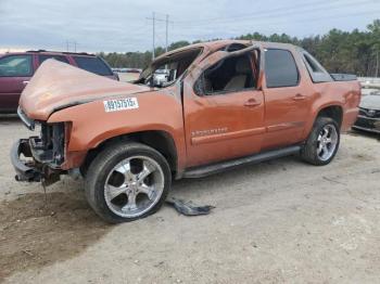  Salvage Chevrolet Avalanche