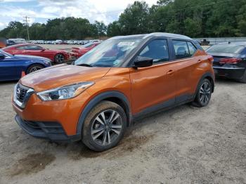  Salvage Nissan Kicks