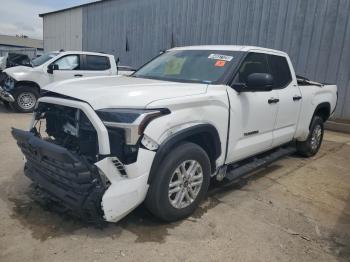  Salvage Toyota Tundra