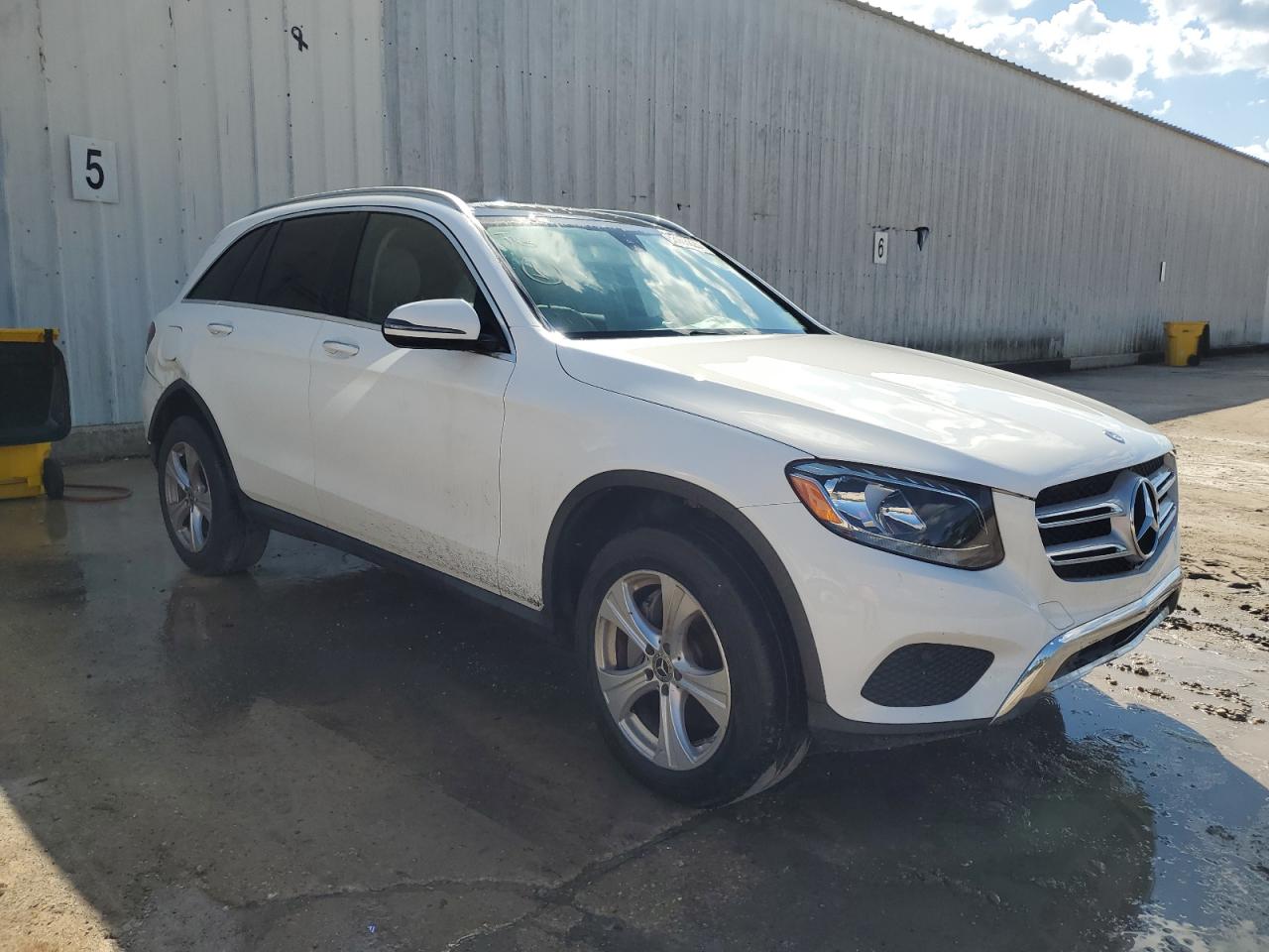 Mercedes-Benz GLC 300 Image 12