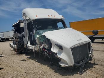  Salvage Freightliner Cascadia 1