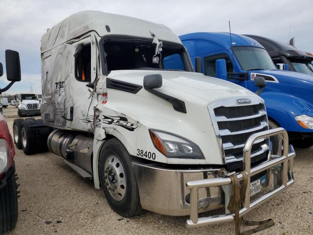  Salvage Freightliner Cascadia 1