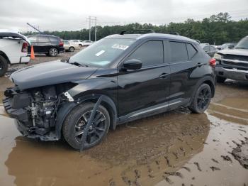  Salvage Nissan Kicks