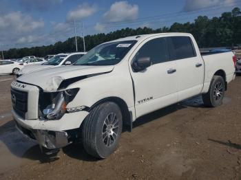  Salvage Nissan Titan