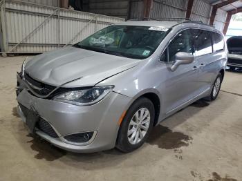  Salvage Chrysler Pacifica