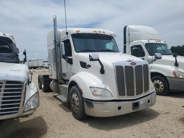  Salvage Peterbilt 579