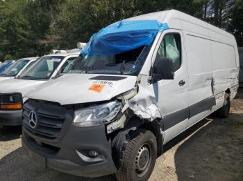  Salvage Mercedes-Benz Sprinter