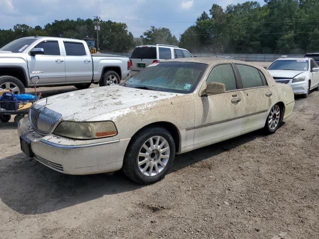  Salvage Lincoln Towncar