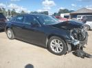 Chrysler 300 Limited Image 2