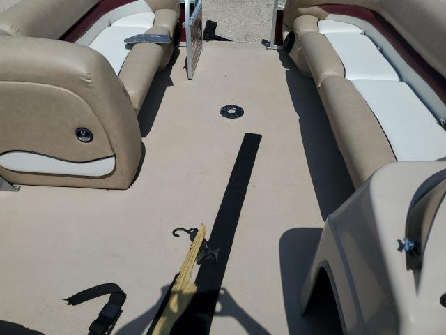 Sun Tracker Boat Image 2