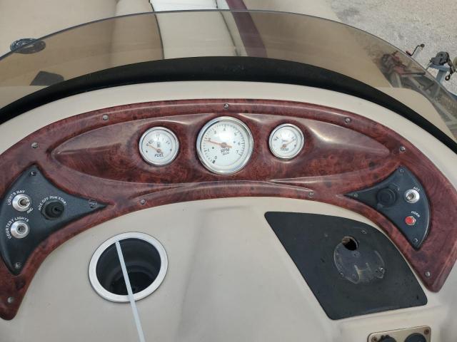 Sun Tracker Boat Image 10