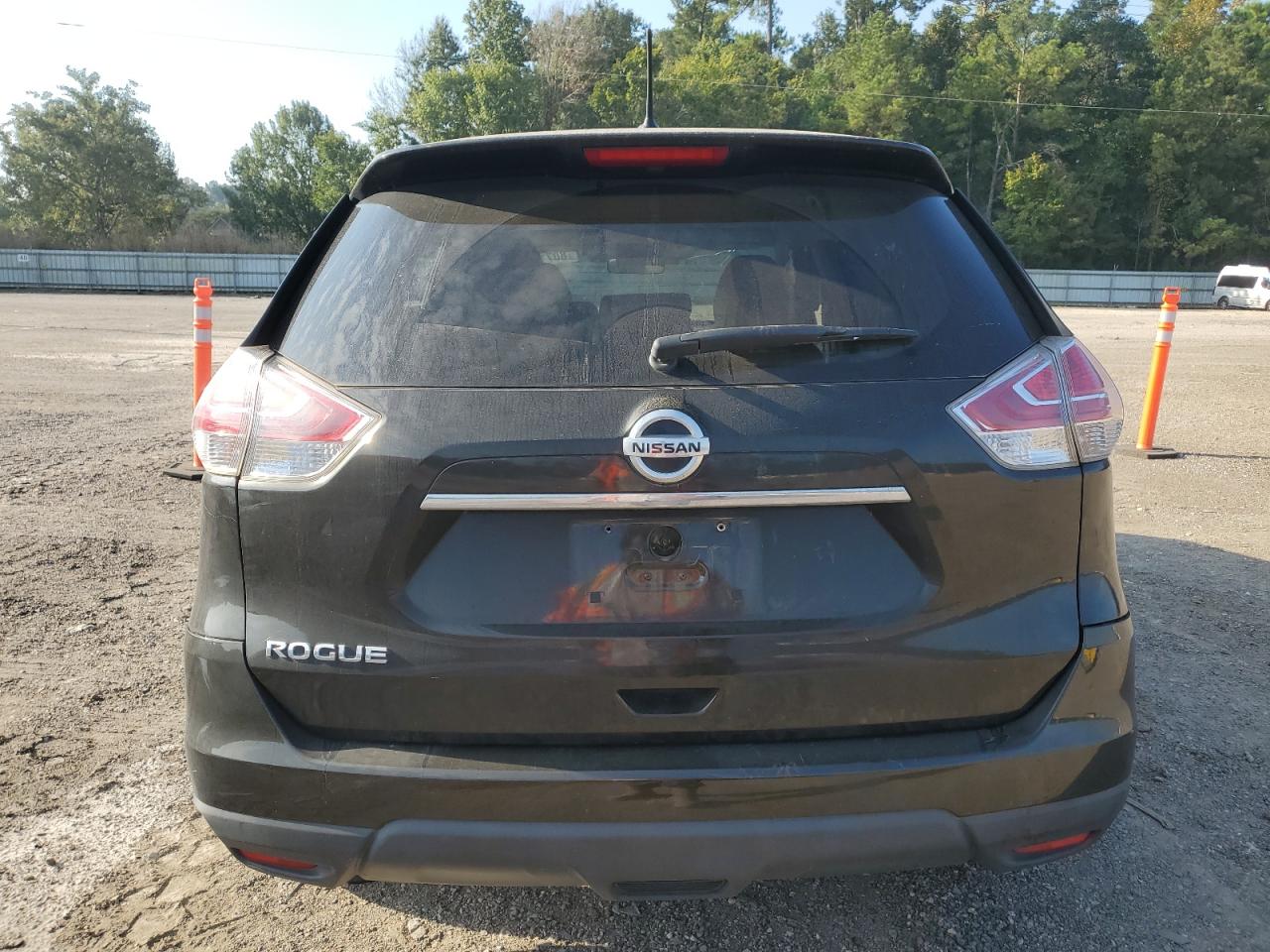Nissan Rogue S Image 6