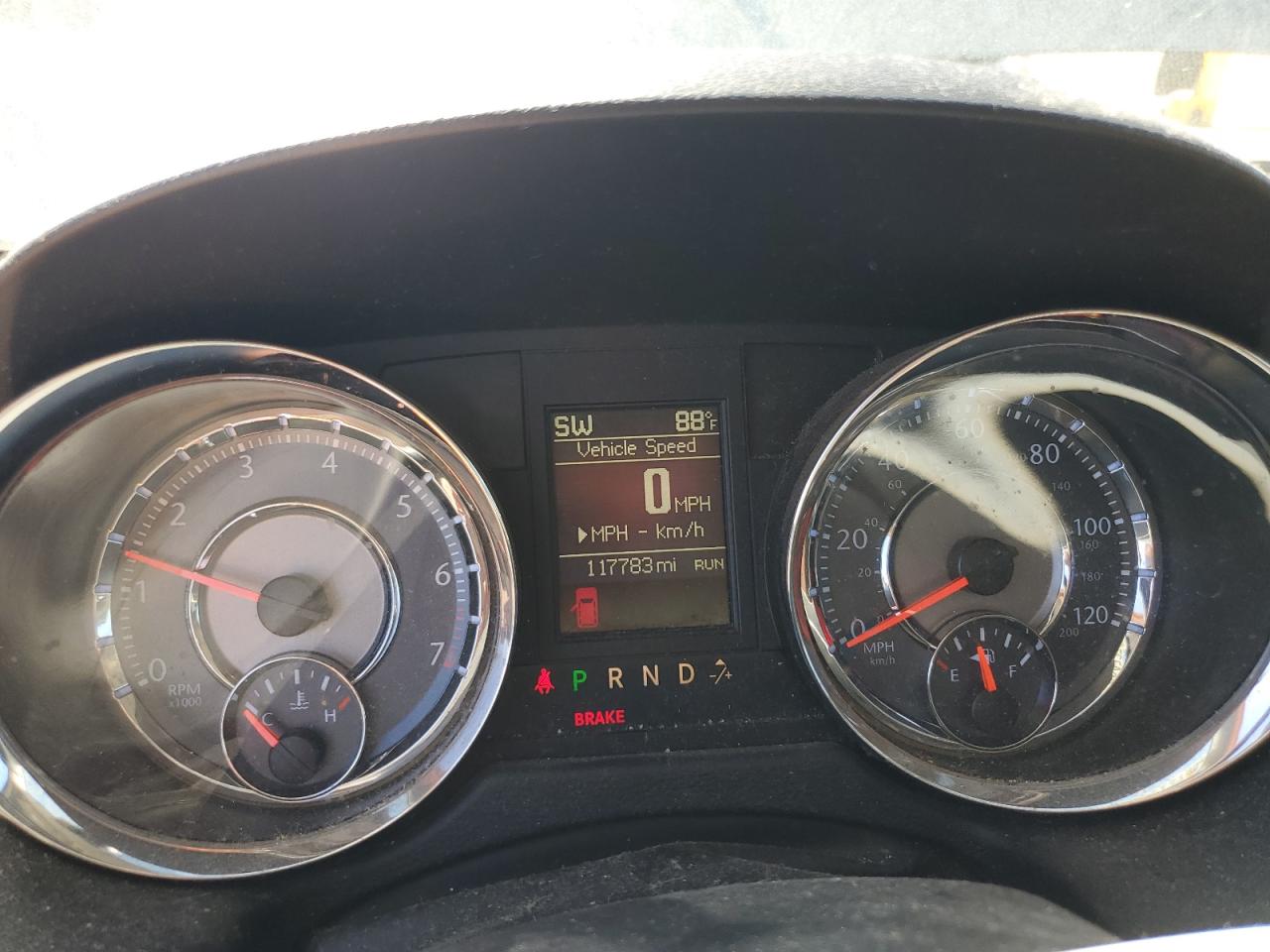 Chrysler Minivan Touring Image 4