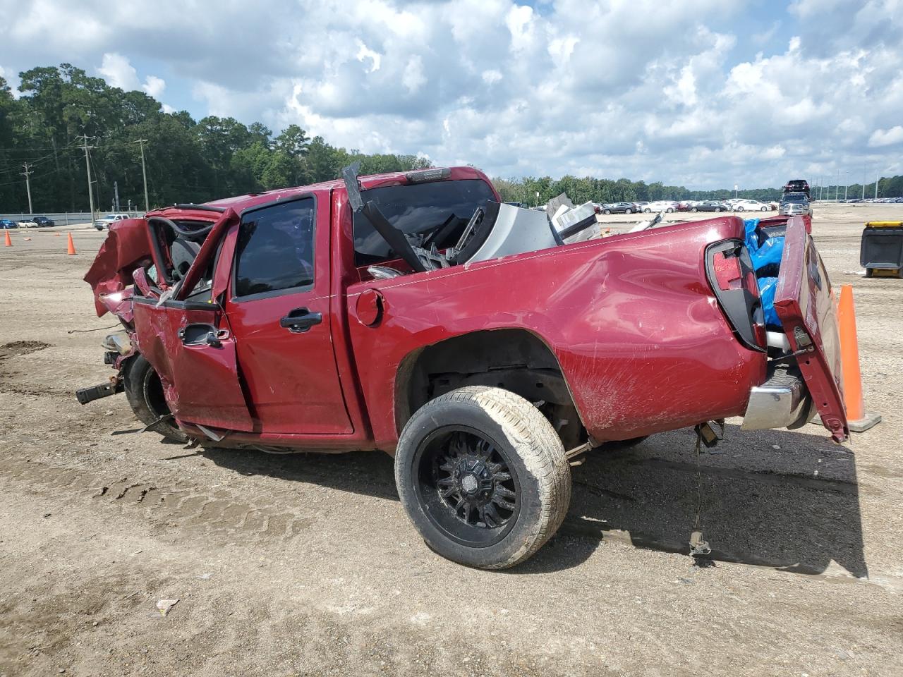 Chevrolet Colorado Image 2